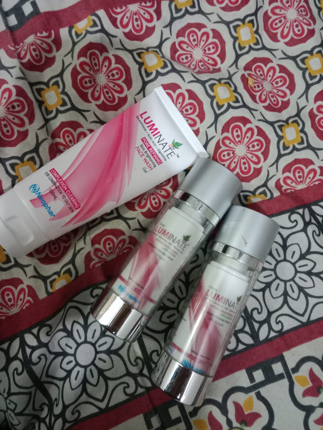 Customer photo review of Luminate Pore Refining Face Wash Gel