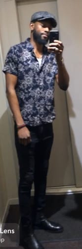 Customer photo review of Chemise à manches courtes hawaïenne bleu marine à imprimé floral pour hommes