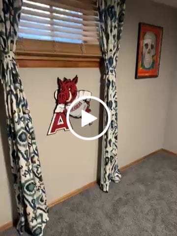 Customer video review of Arkansas Razorback VAULT "Hog Leaning on A"  3D Vintage Metal Wall Art