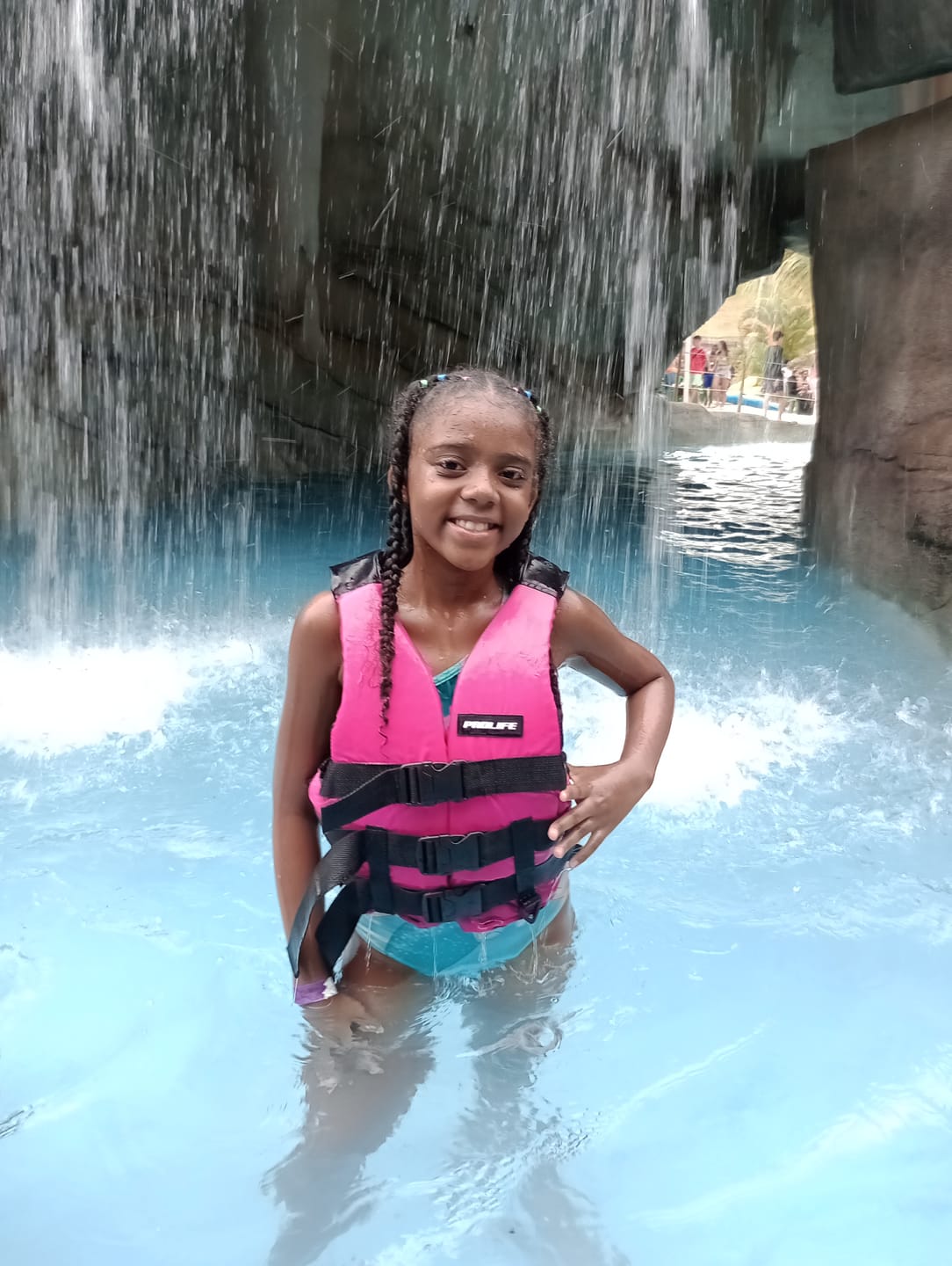 Customer photo review of Colete Flutuador Simetria Infantil
