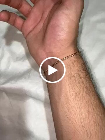 Customer video review of Pulseras Eslabón Plano en Oro laminado 18k Para Pareja