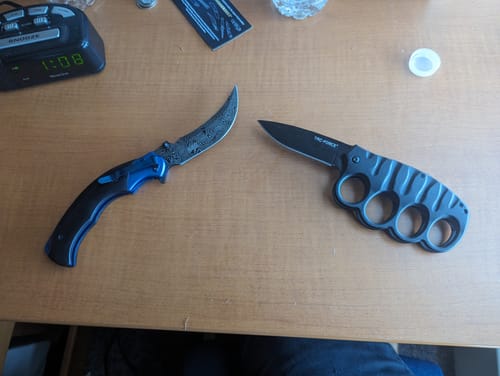 Customer photo review of Mystery Knives Box™