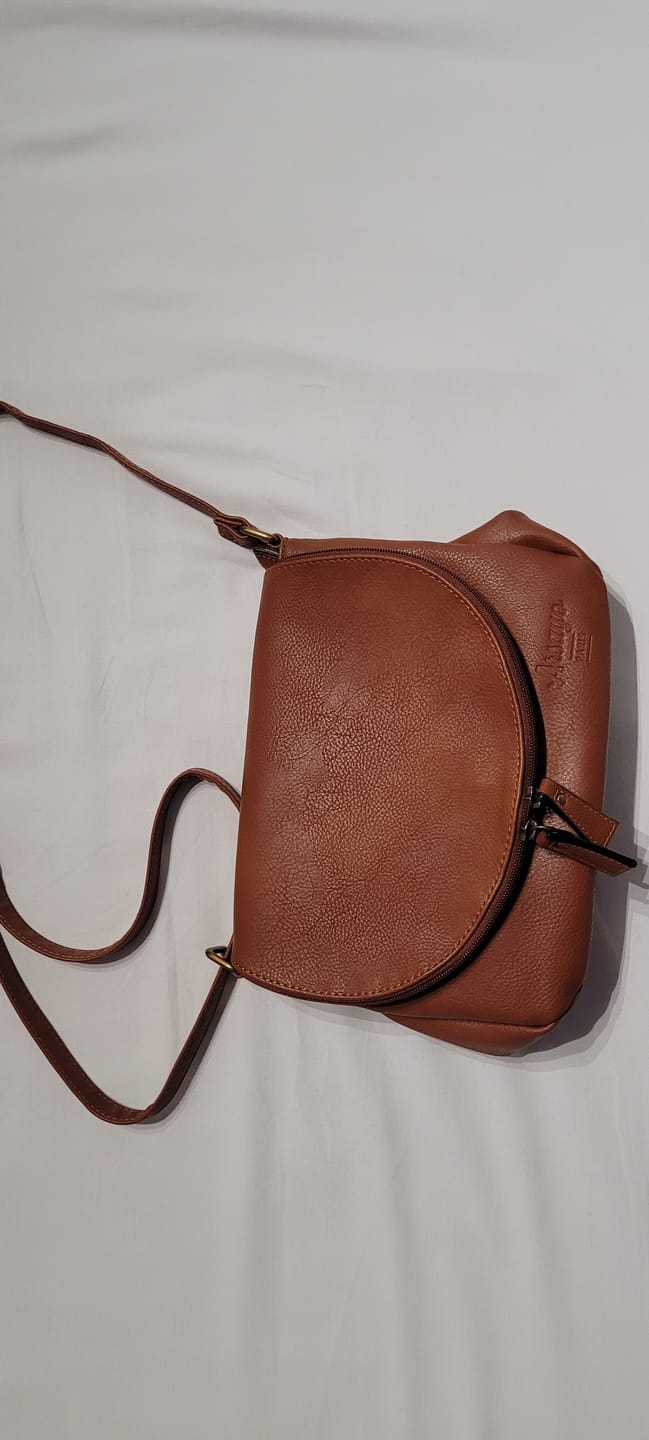 Customer photo review of Le sac besace Original. végane et résistant