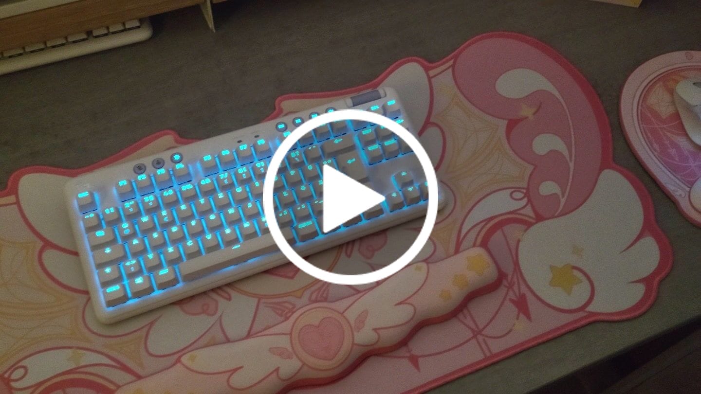 Customer video review of GeekShare Cream Heart Thumb Grips