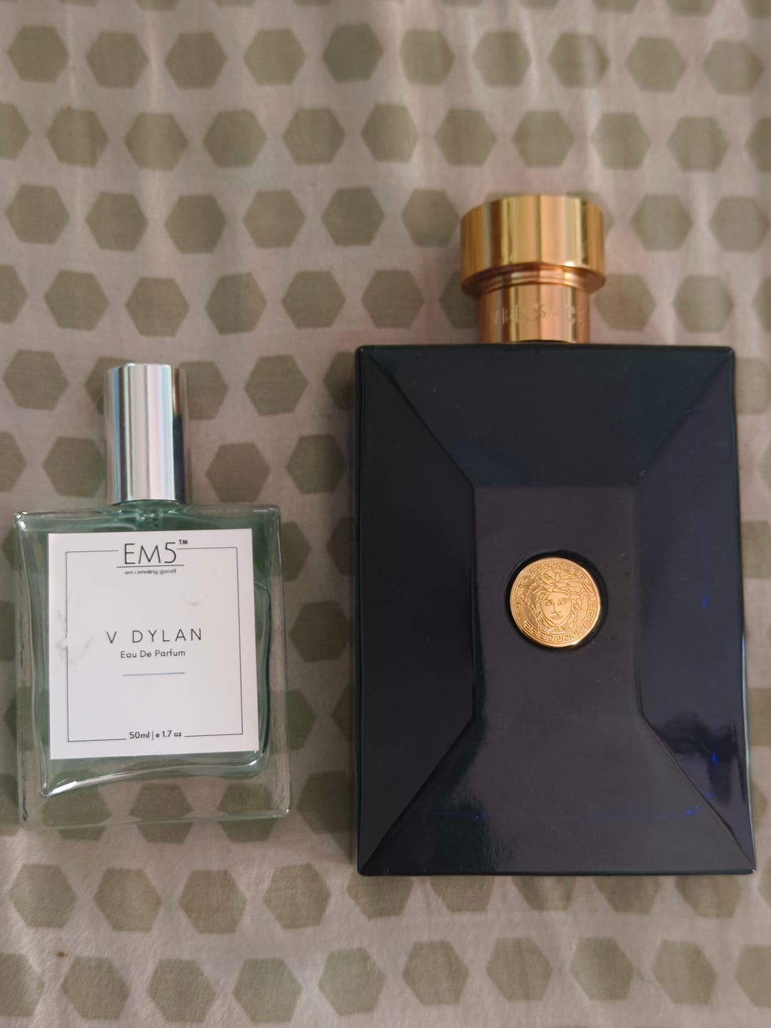 Customer photo review of EM5™ V Dylan Perfume for Men | Strong and Long Lasting | Aromatic Woody Fresh | Luxury Gift for Men | 50 ml Spray / 10ml Alcohol Free Roll On