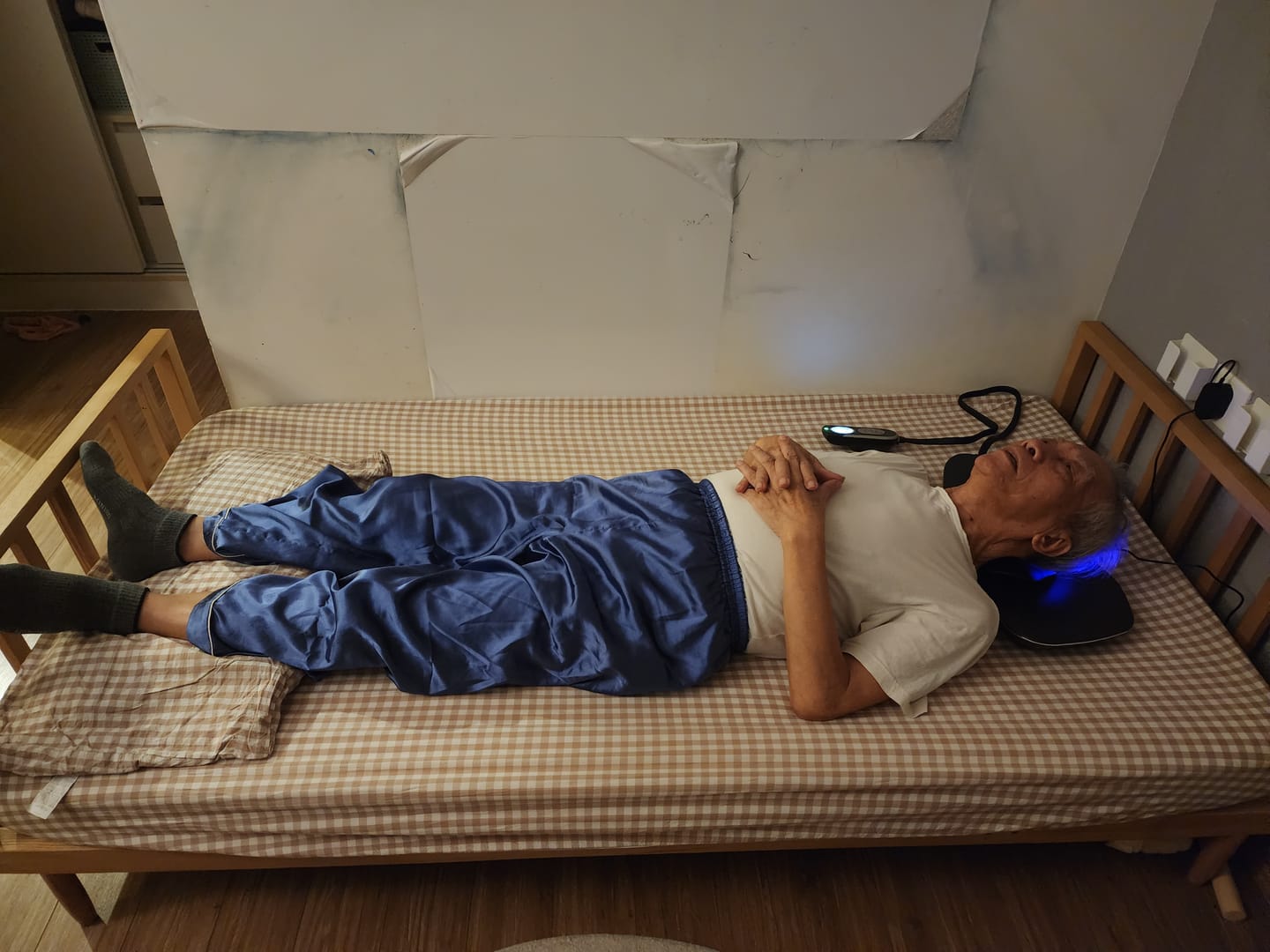 Customer photo review of Hypertrax Multi-Functional Cervical Traction Device