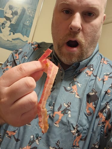 Customer photo review of Disney Villains "Huffin’ and Puffin’" – KUNUFLEX Short Sleeve Shirt