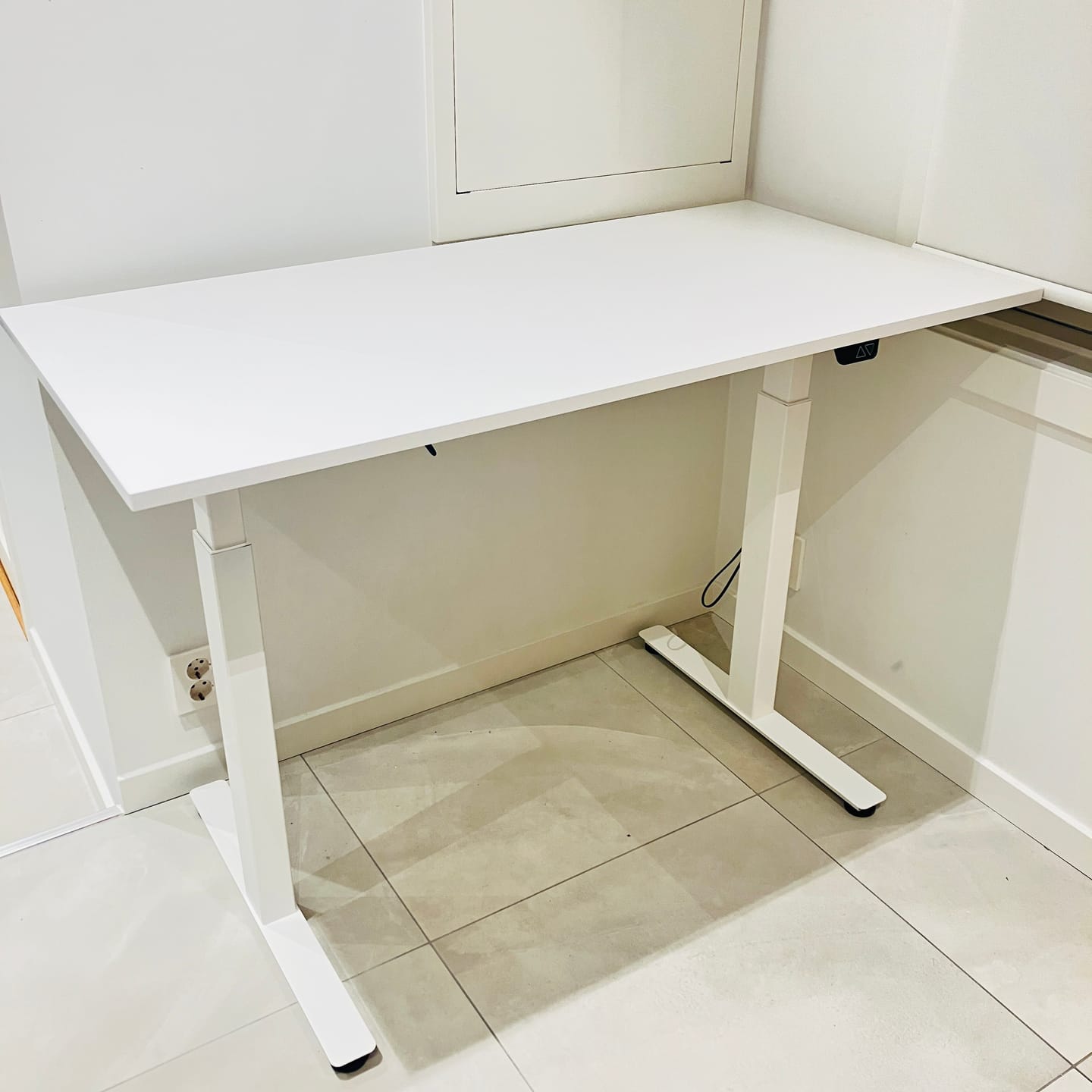 Customer photo review of 120x60cm Höj och sänkbart skrivbord, 2 motorigt, 7 års garanti