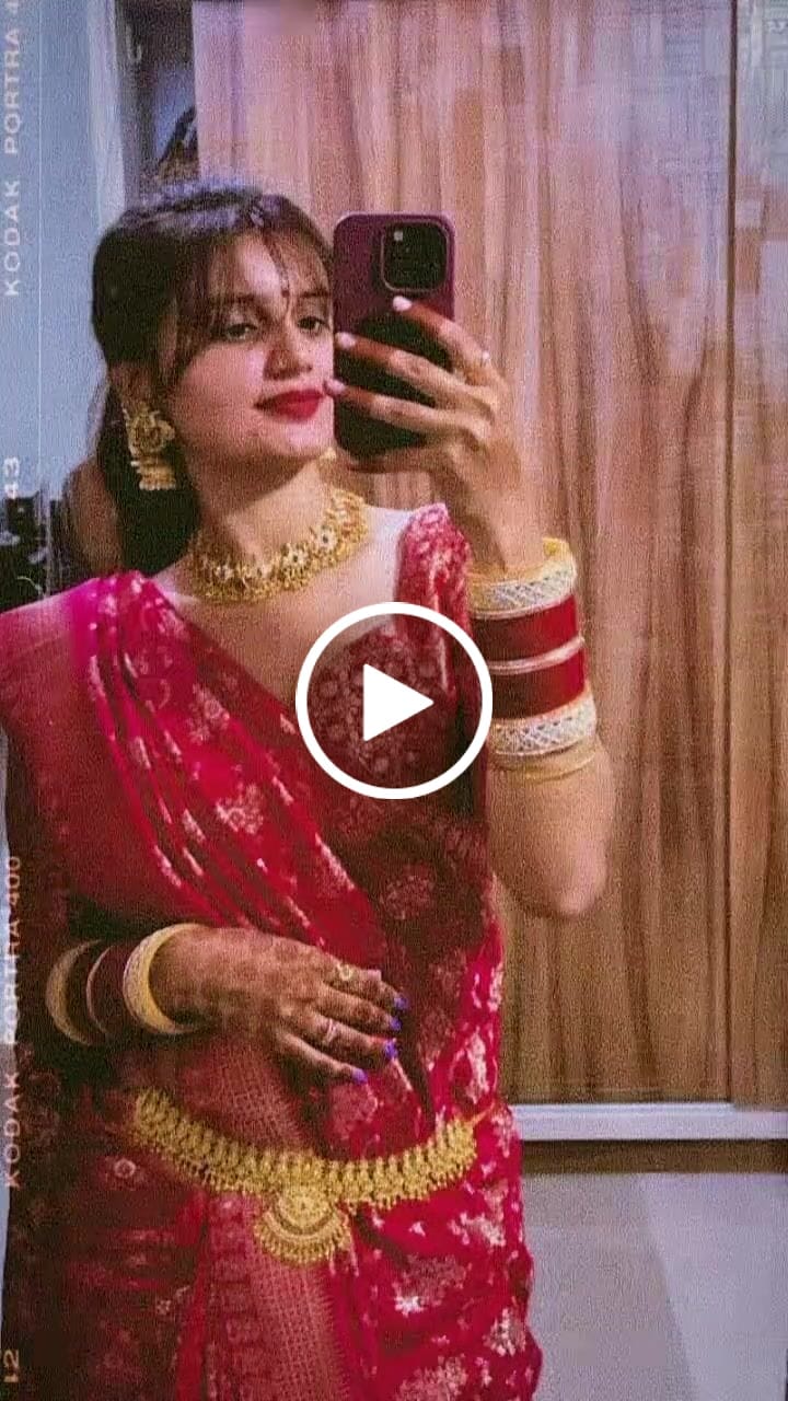 Customer video review of Scarlet Red Banarasi Uppada Silk Saree
