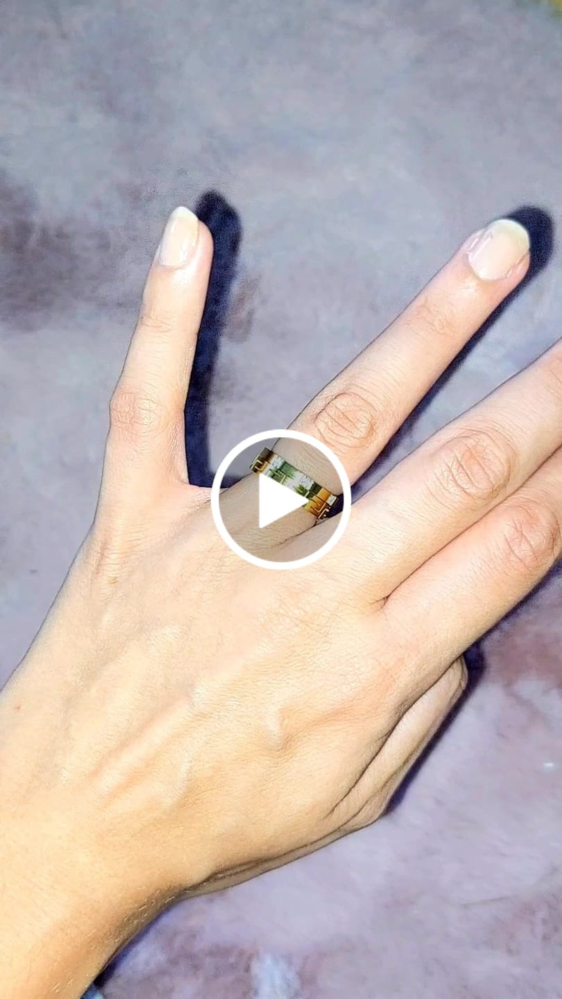 Customer video review of Lola Ring | 18K vergoldet