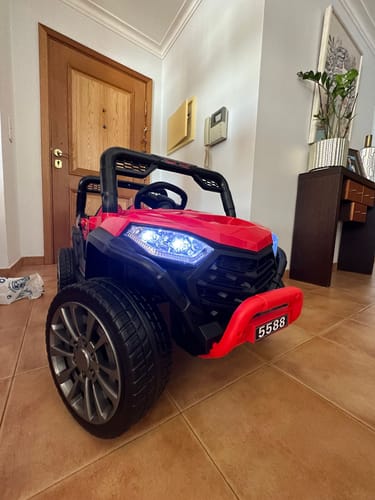 Reseña con foto de un cliente sobre Carro Elétrico para Criança Flame Buggy 12v Vermelho c/ RODAS DE BORRACHA & ASSENTO EM PELE