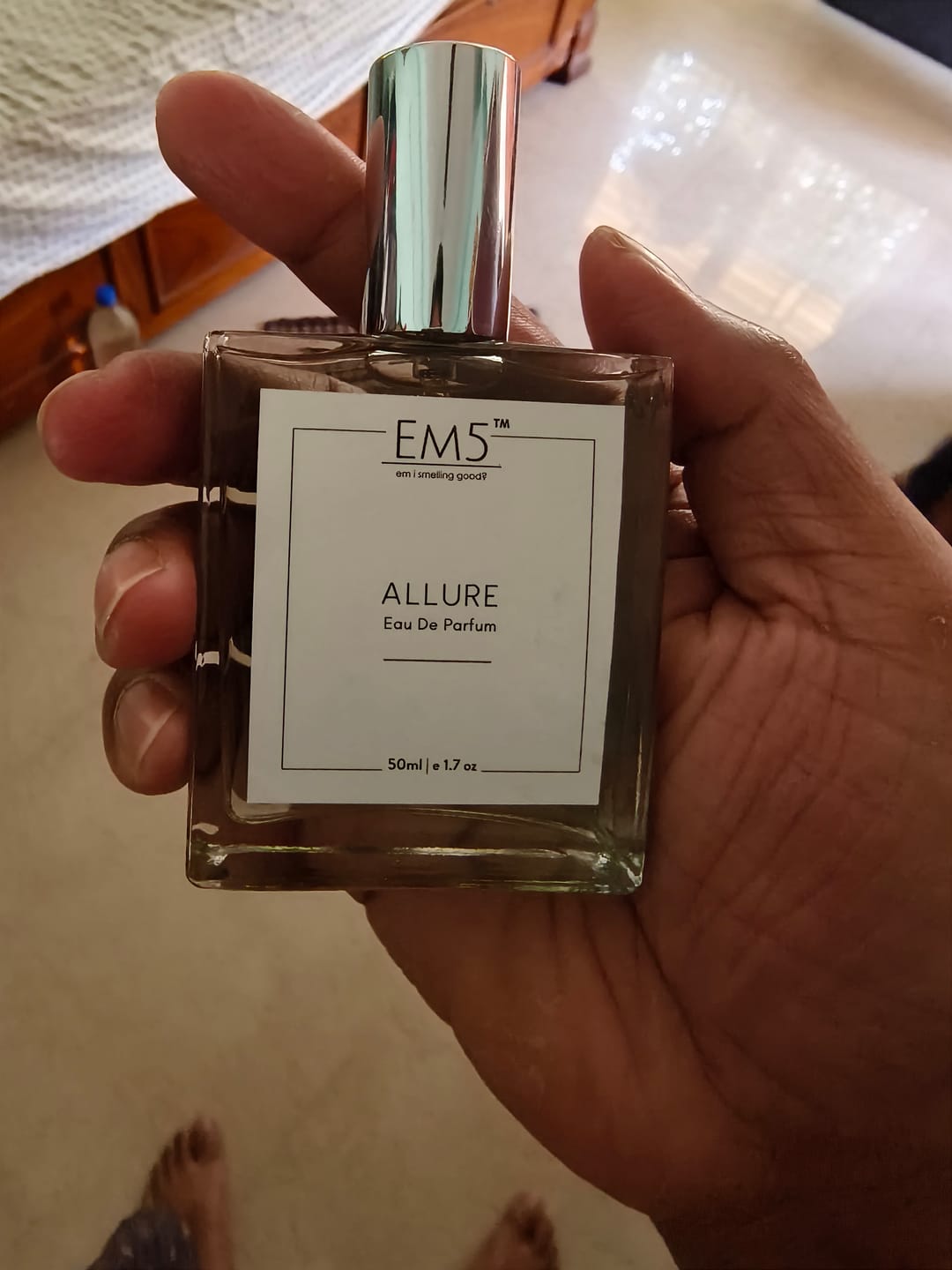 Customer photo review of EM5™ Allure Perfume for Men | Strong and Long Lasting | Citrus Aromatic Vanilla | Luxury Gift for Men | 50 ml Spray / 10ml Alcohol Free Roll On