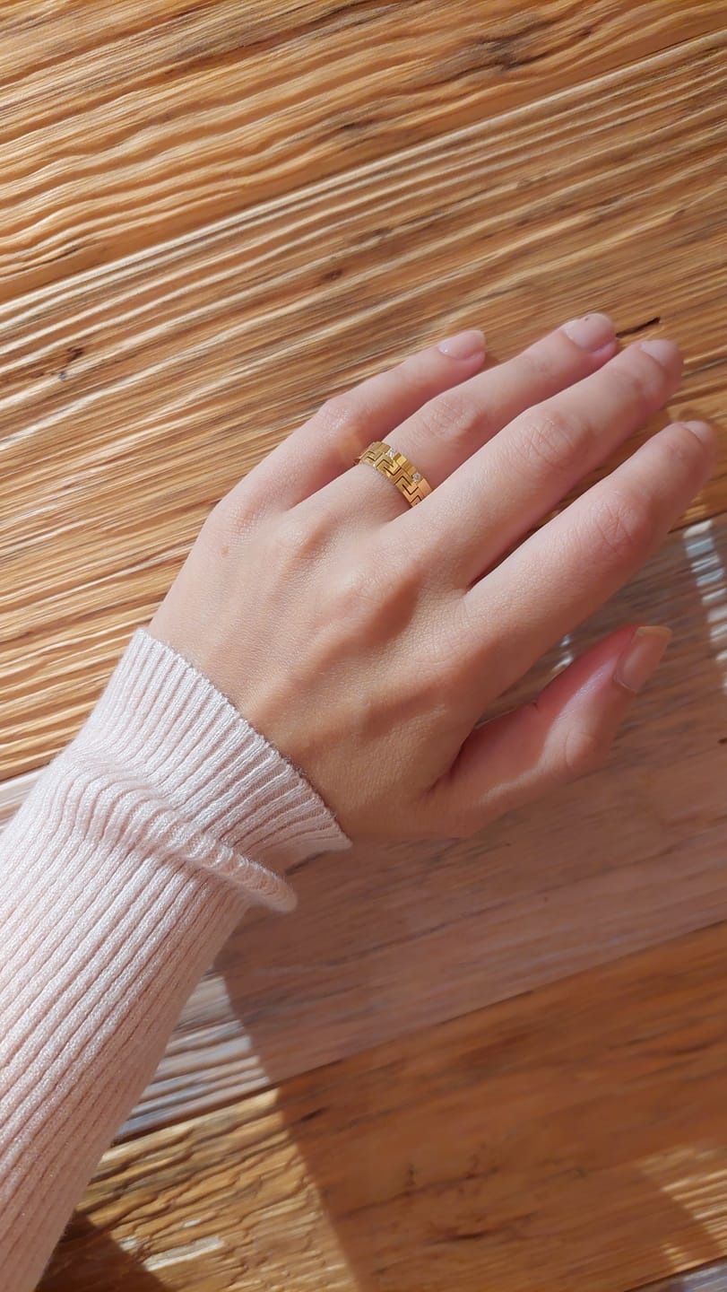 Customer photo review of Troja Ring | 18K vergoldet