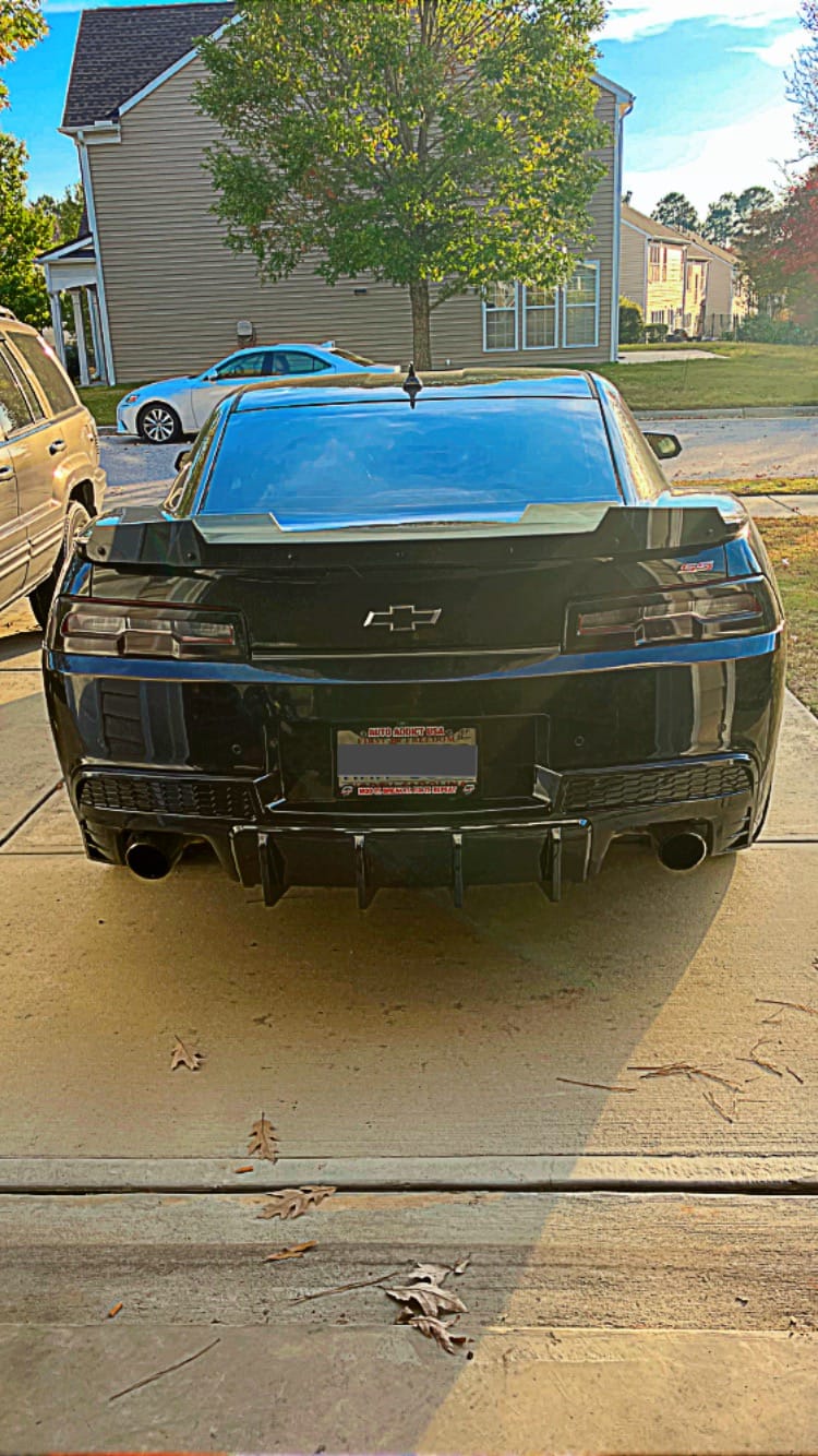 Customer photo review of 2014-2015 Chevy Camaro Evo Style Shark Fins Rear Diffuser Quad/Single Tips