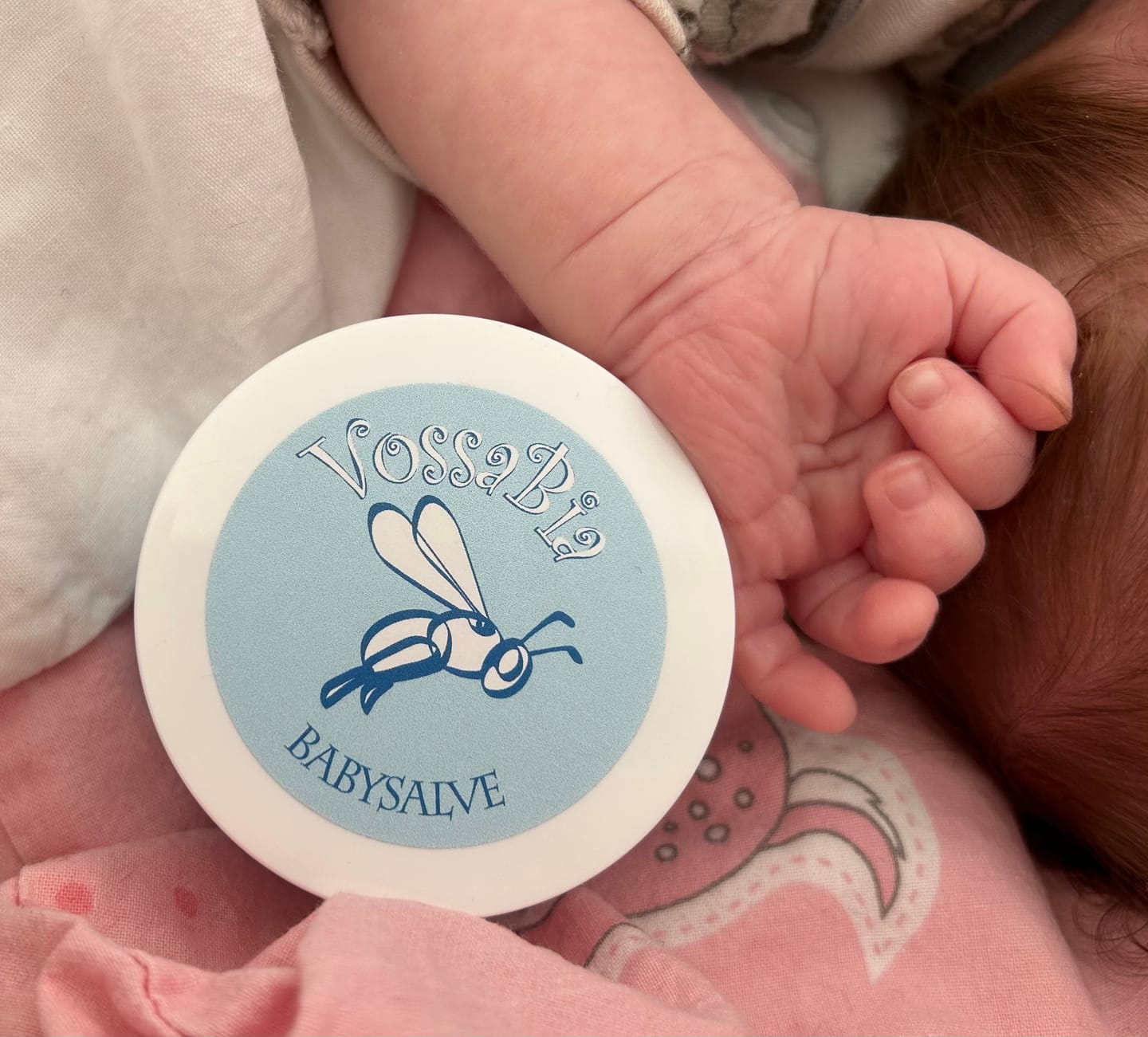Reseña fotográfica de un cliente sobre la pomada para bebés
