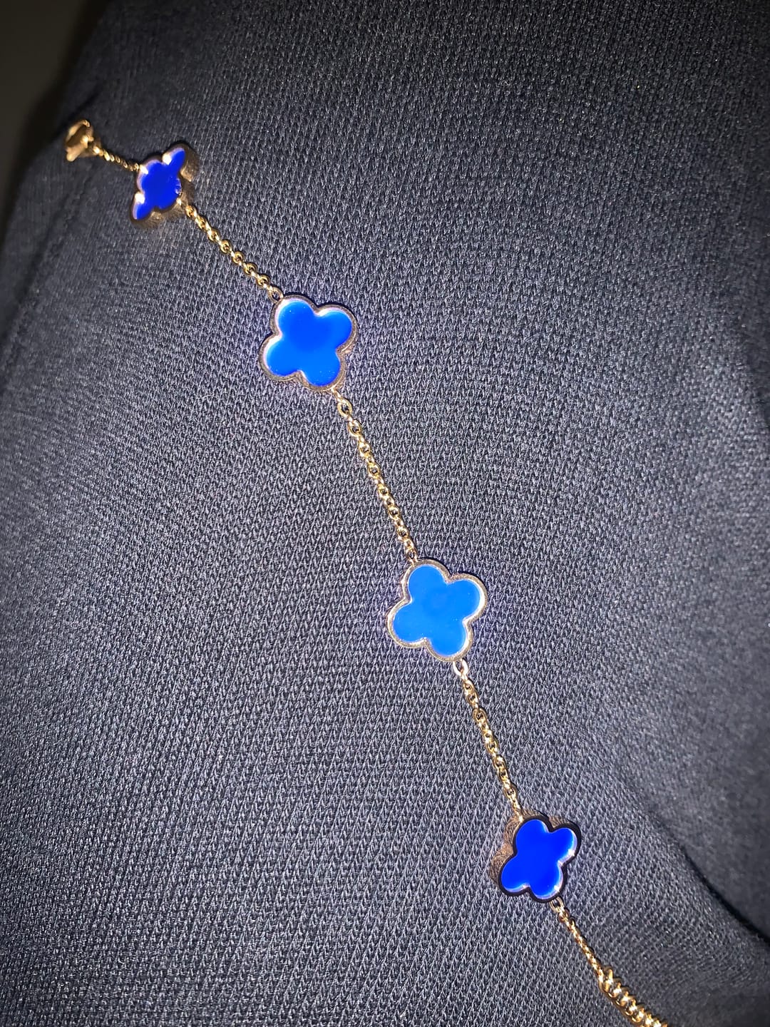 Customer photo review of Blue Clover Armband | 18K vergoldet