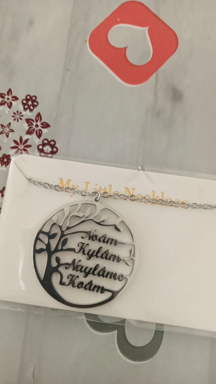 Customer photo review of Collier Prénom Arbre Généalogique - Arbre de vie