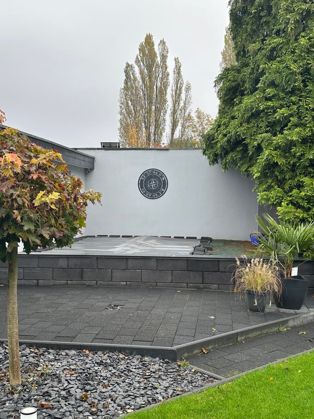 Customer photo review of Wanddekoration Kompass mit Koordinaten für Innen-und Außenbereich-personalisierbar