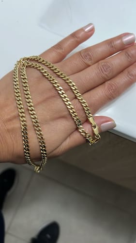 Reseña con foto de un cliente sobre Cadena Miami Cuban Oro 5mm
