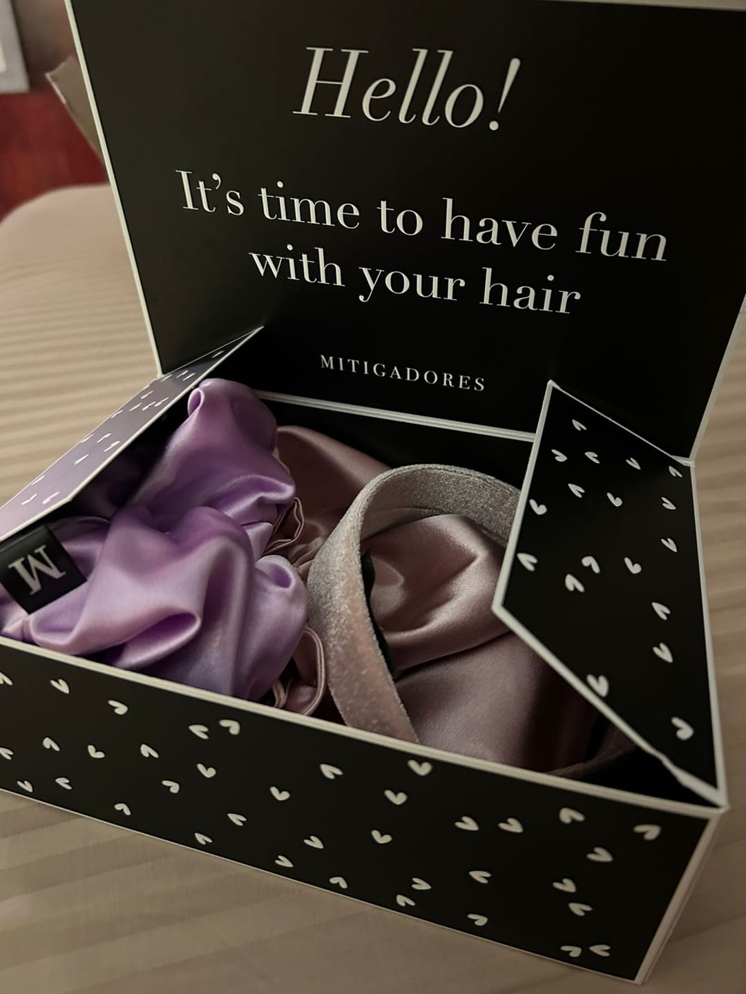 Customer photo review of Scrunchies Medianas - Satin