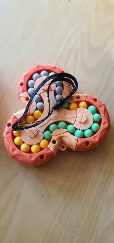 Customer photo review of Kletshuts™ SensoryToy - 2 i 1 Rubiks Terning / Magisk Bønne Gyro Fidget Spinner