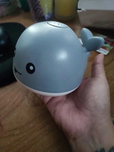 Customer photo review of Kletshuts™ WhaleToy - Hval Badelegetøj Med Lys