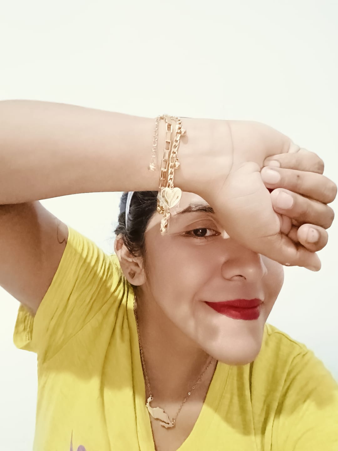 Customer photo review of Aretes Corazón