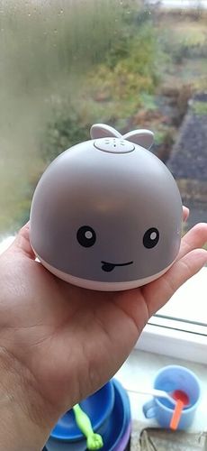 Customer photo review of Kletshuts™ WhaleToy - Hval Badelegetøj Med Lys