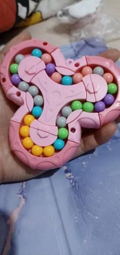 Customer photo review of Kletshuts™ SensoryToy - 2 i 1 Rubiks Terning / Magisk Bønne Gyro Fidget Spinner