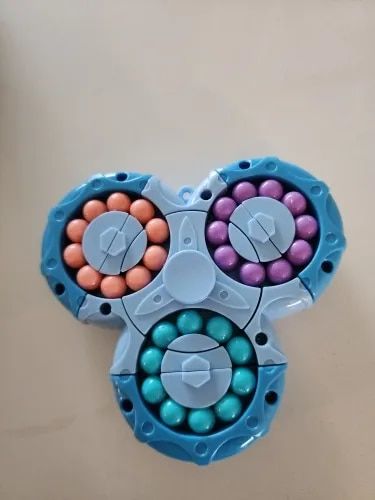 Customer photo review of Kletshuts™ SensoryToy - 2 i 1 Rubiks Terning / Magisk Bønne Gyro Fidget Spinner