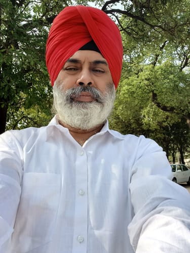 Customer photo review of AQUA Stain Free White Shirts