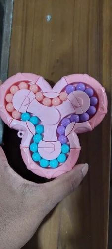 Customer photo review of Kletshuts™ SensoryToy - 2 i 1 Rubiks Terning / Magisk Bønne Gyro Fidget Spinner