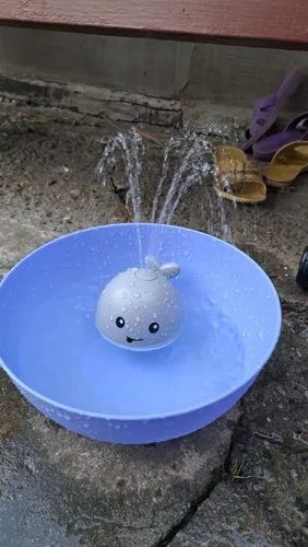 Customer photo review of Kletshuts™ WhaleToy - Hval Badelegetøj Med Lys