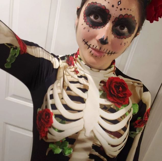 Customer photo review of Skeleton & Roses Costume