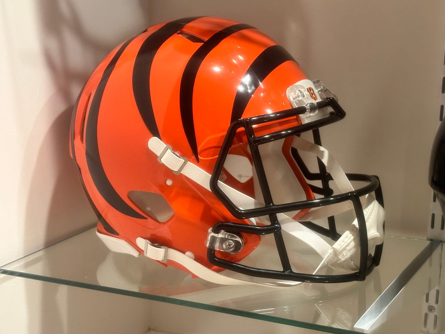 Customer photo review of Cincinnati Bengals Riddell Speed Authentic Football Helmet