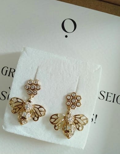 Customer photo review of Boucles d'oreilles BEE
