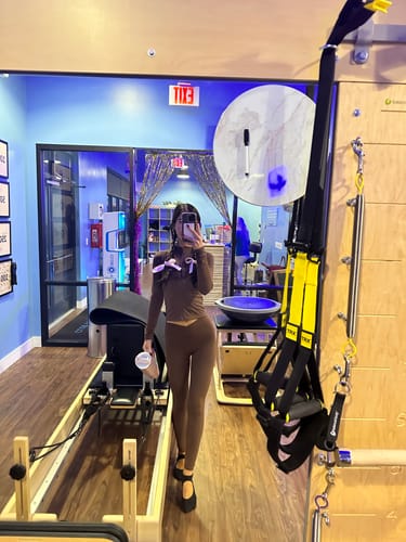 Customer photo review of The V Lift Legging / Walnut