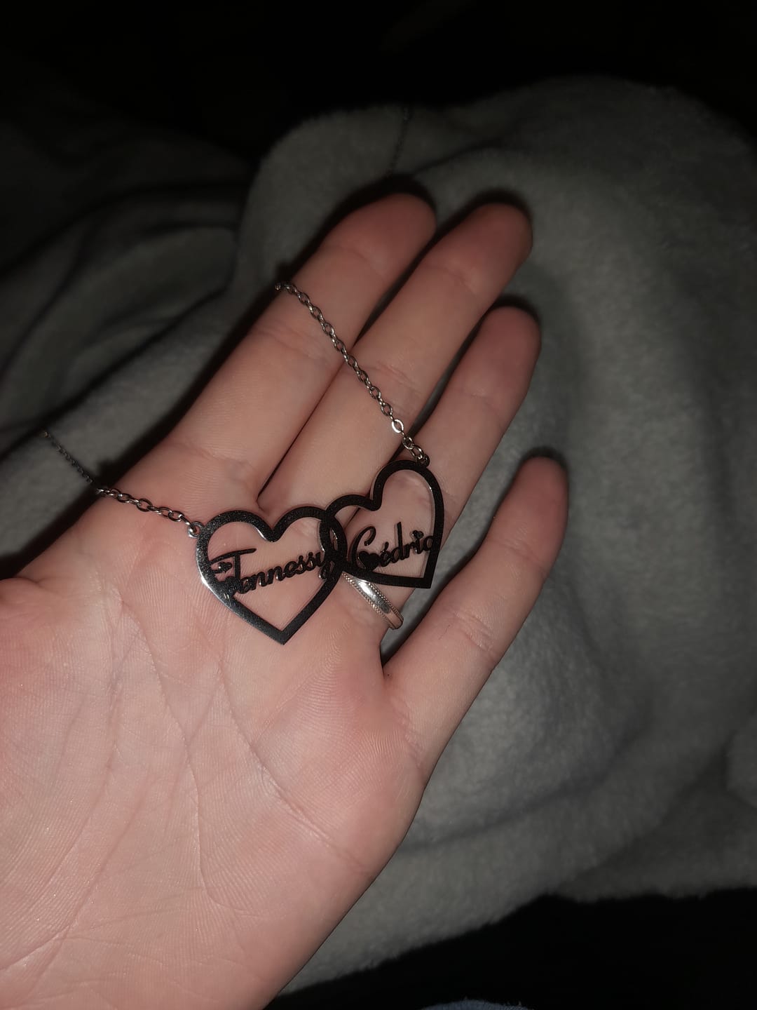 Customer photo review of Collier Double Coeur Personnalisé