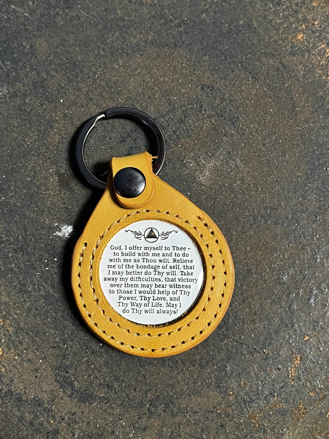 Customer photo review of 6 Months Sobriety Mint Twisted Tree of Life Gold Plated AA Recovery Medallion - Six Months Chip/Coin - White