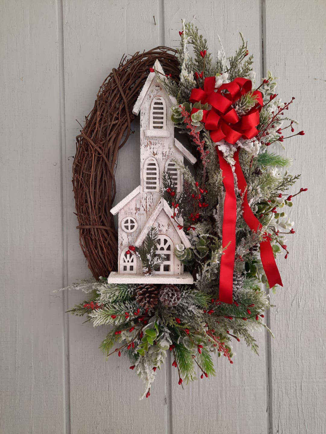 Customer photo review of 18" Oval Grapevine Wreath - DECOE-037
