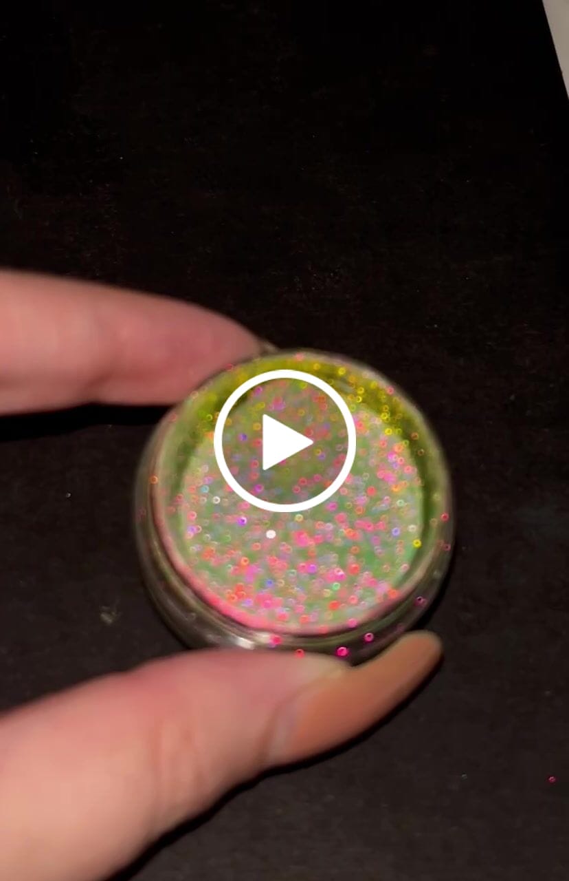 Customer video review of Duochrome loose glitter pigment - Clover