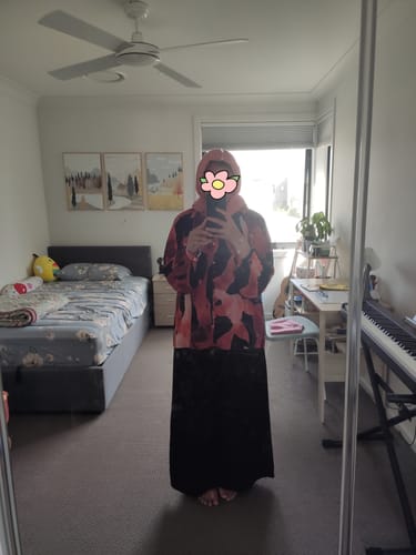 Customer photo review of Nada Red Dye Shirt