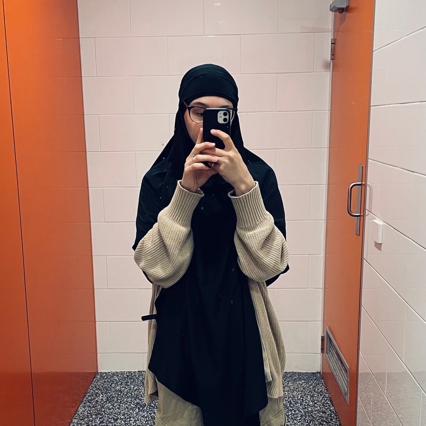 Customer photo review of Black Khimar