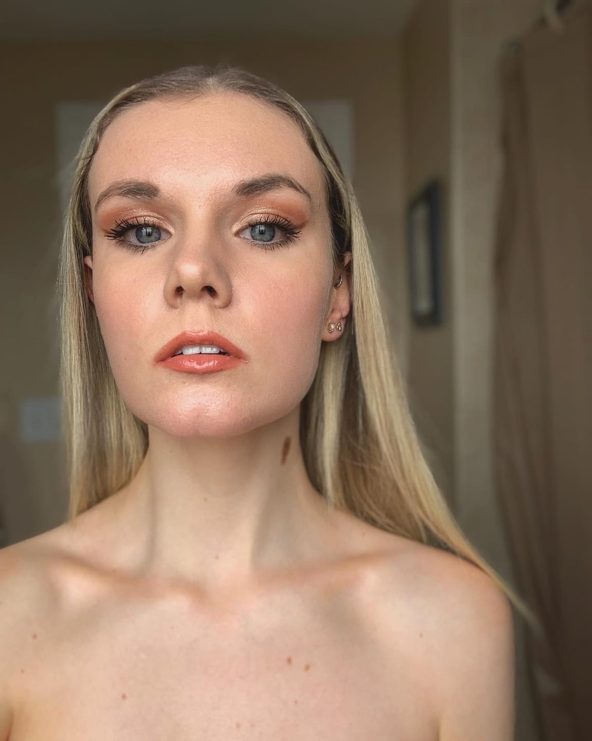 Customer photo review of Glow Lust™ Radiant Luminizer