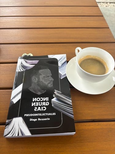 Customer photo review of Incongruencias Pseudointelectuales - Última edición