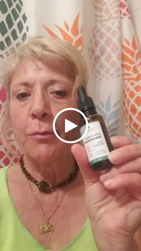 Customer video review of huile de pépins de figue de barbarie 3 flacon 30ml + 1 flacon offert