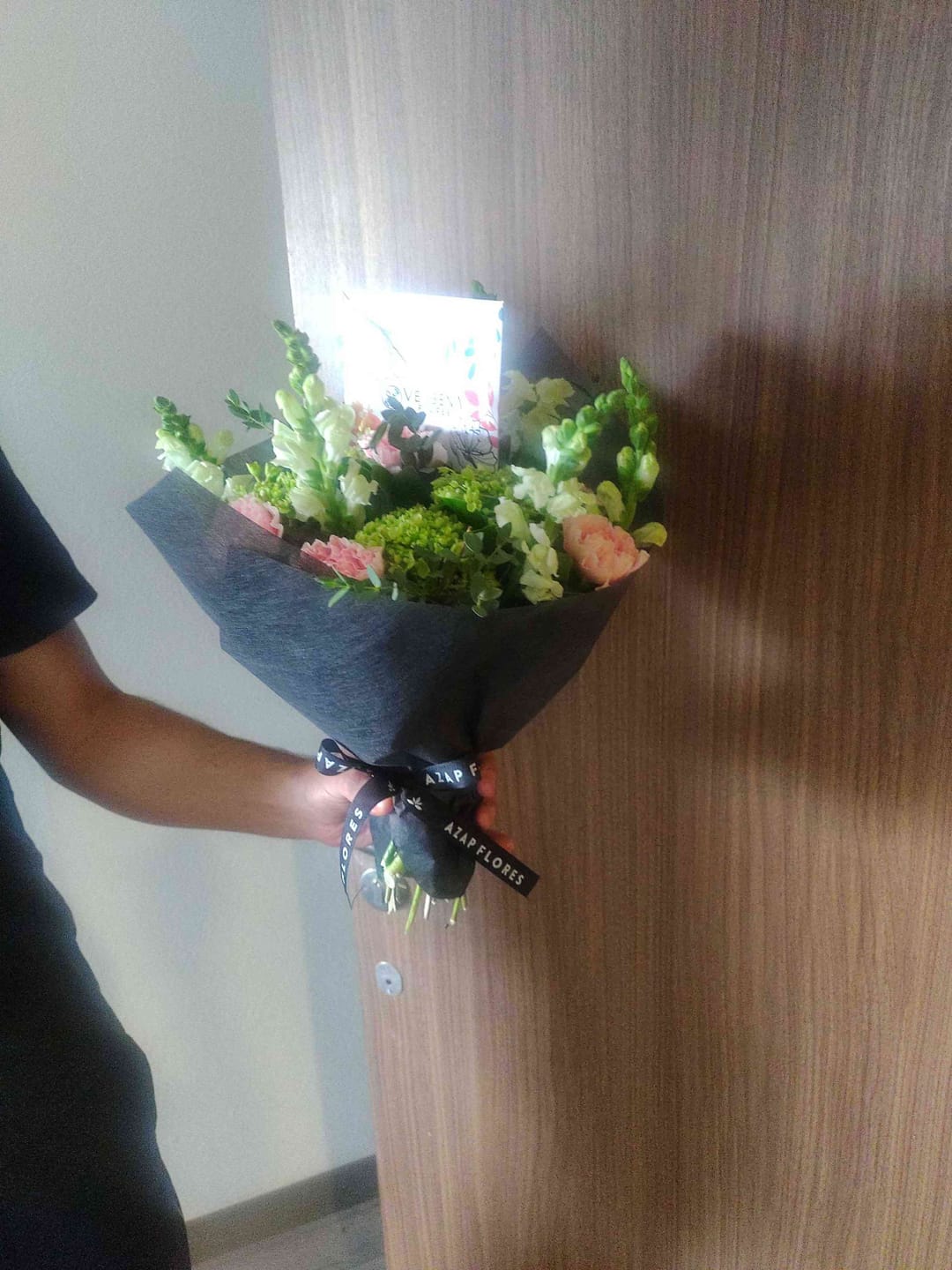 Customer photo review of Ramo Nina Ricci - Clavel Rosa y Hortensia