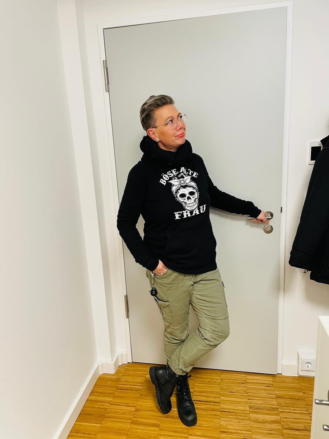 Customer photo review of Böse alte Frau - Damen Hoodie