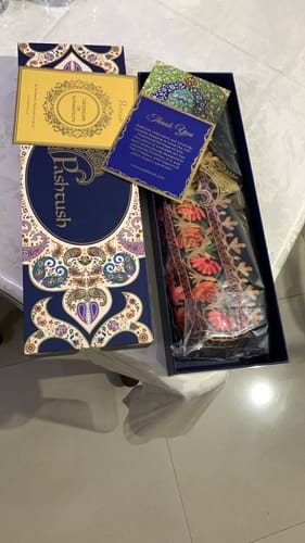Customer photo review of Pashtush Womens Aari Embroidery Stole, Soft And Warm