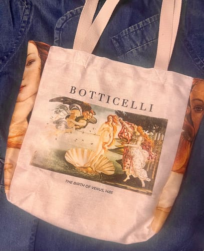 Customer photo review of The Birth of Venus Omuz Çantası